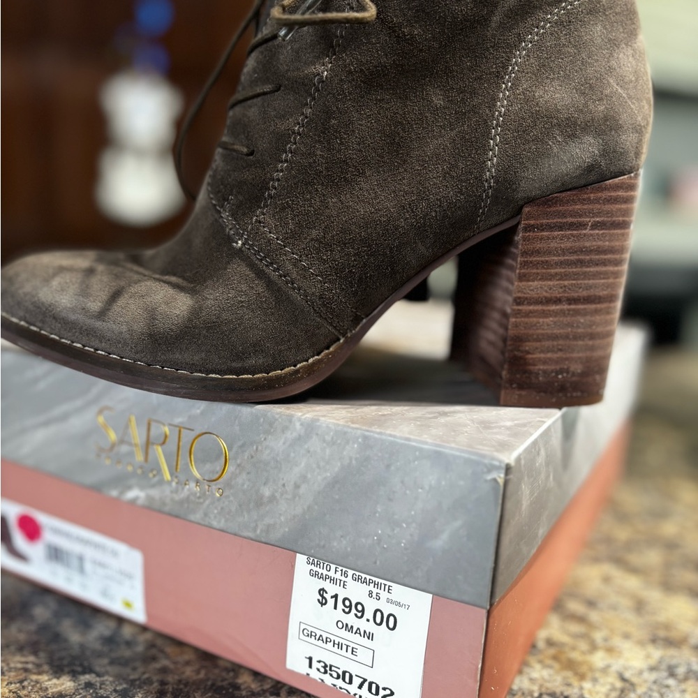 Women's Suede 8.5 Franco Sarto boots